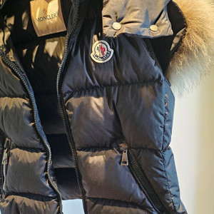 몽클레어 폭스털패딩조끼