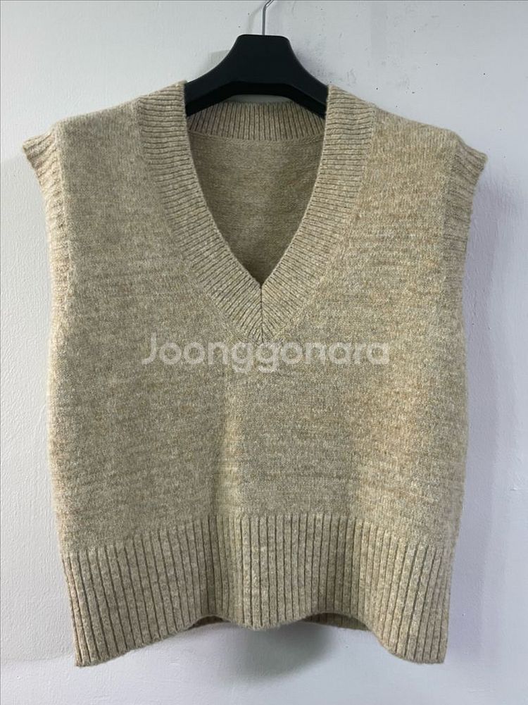 라벨 아카이브 울 알파카 브이넥 니트 베스트 오트베이지--5