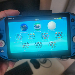 ps vita 2세대 블루 + 그립케이스 팝니다