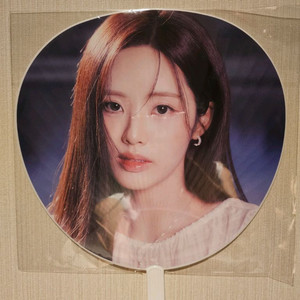 프로미스나인 일본콘 한정 MD 굿즈, 대형부채