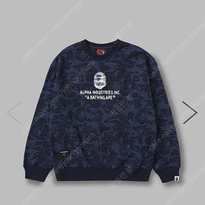 베이프 x 알파 인더스트리 맨투맨