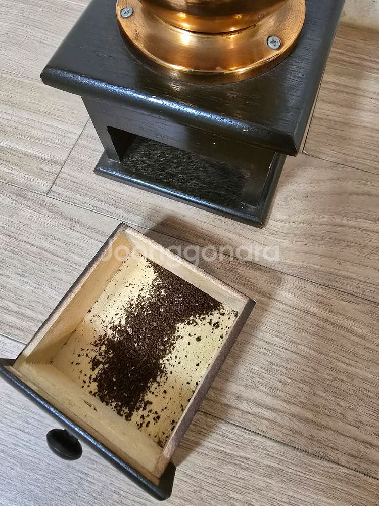 앤틱 수동 원목 커피그라인더--2