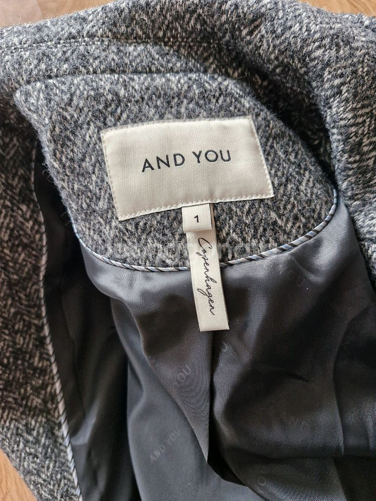 앤유 헤링본 자켓--4