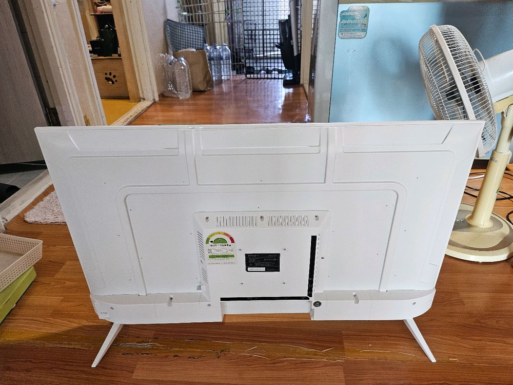 이브이 40인치 FHD 구글TV 팝니다--1