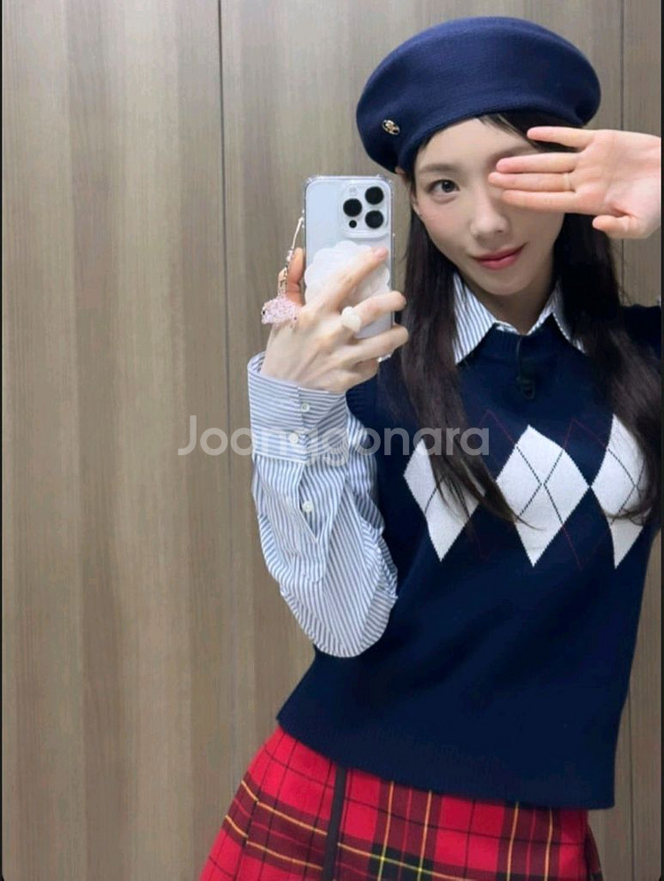 시야쥬 니트 베스트 베이지 (태연 착용)--4