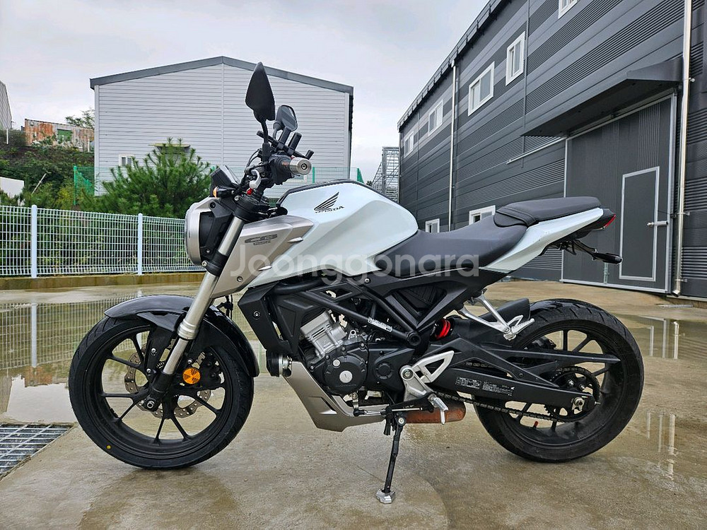 CB125r/18년식/1만키로/255만원--1