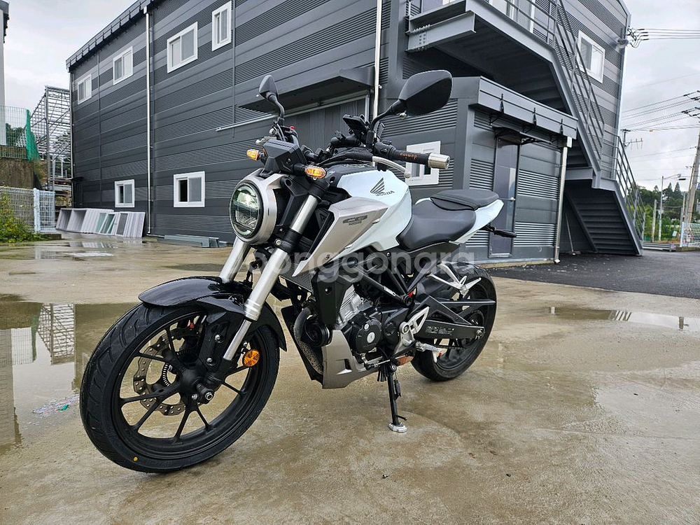CB125r/18년식/1만키로/255만원--3