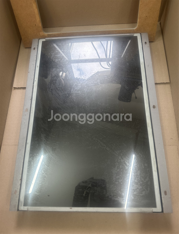판도라박스4 팝니다(모니터포함)--1