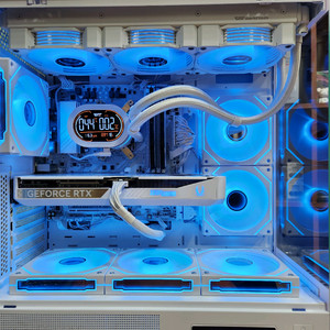 미사용 ) 9800X3D & RTX5070 컴퓨터 PC