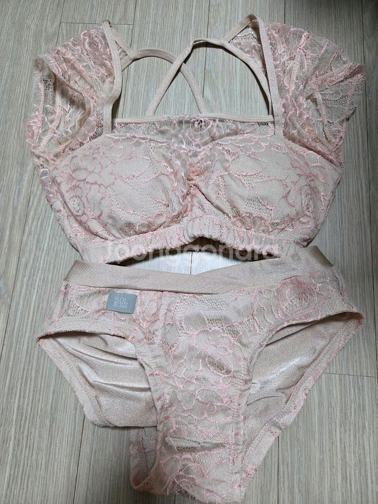 솔블랑폴웨어 다이애나 레이디 봄의왈츠 S 팝니다--0