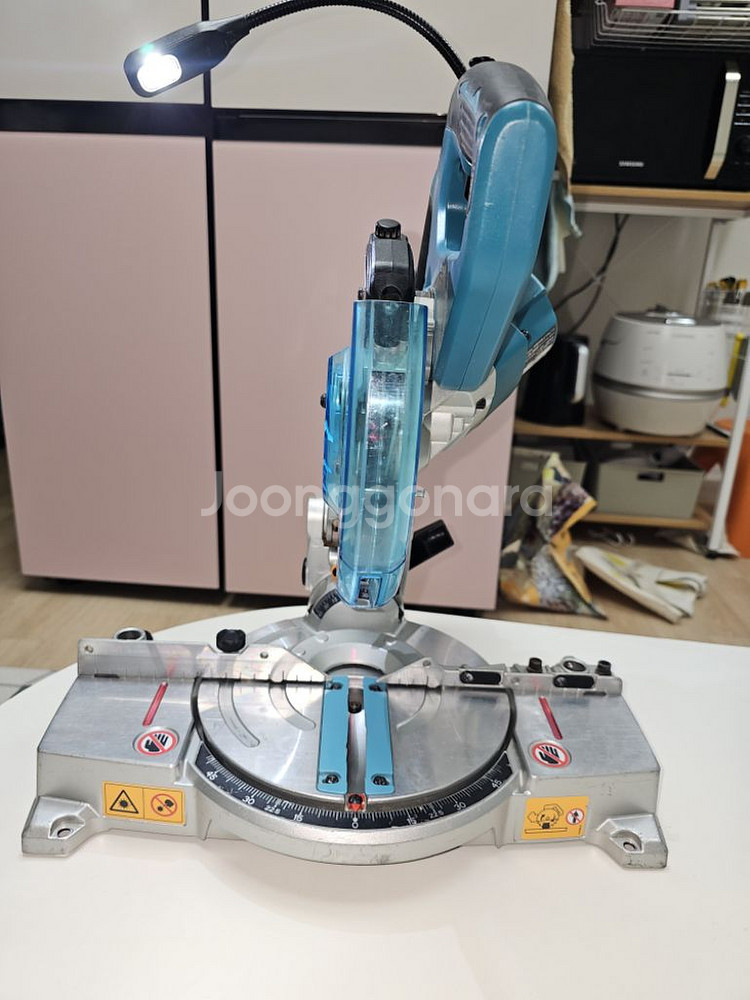 마끼다충전각도절단기 DLS600Z 18V 165mm--6