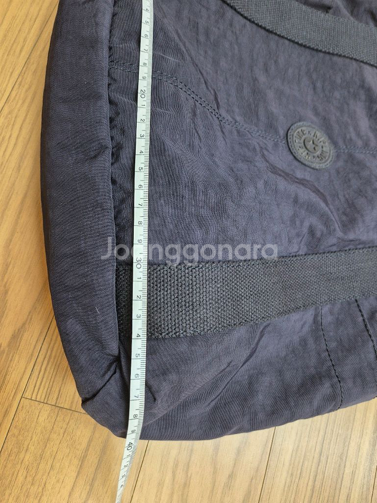 키플링 시셀리 숄더백 네이비 색상입니다가로 약 40cm--5
