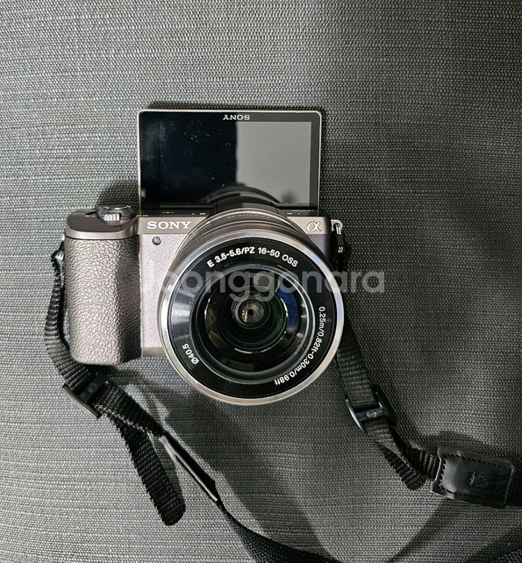 소니 A5100 미러러스 카메라 팝니다--0