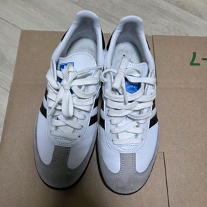 아디다스 삼바 화이트 230