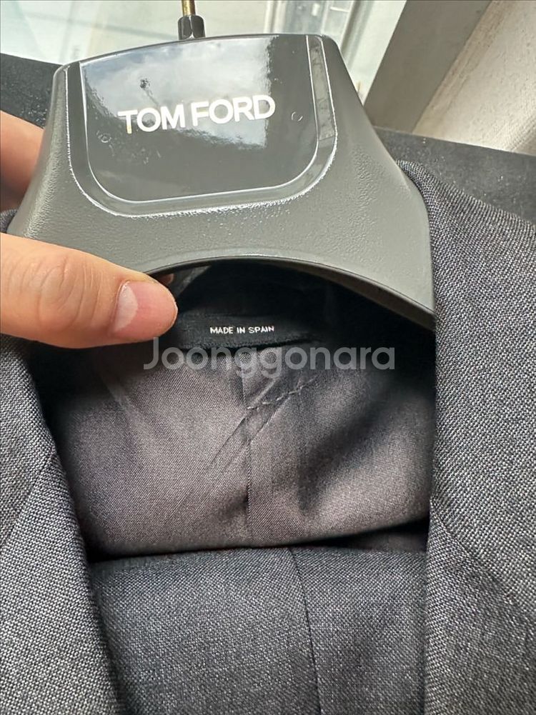 52R)톰포드 쉘튼 투피스 다크그레이--3