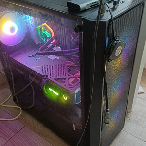 라이젠 7950x RTX5070ti 128gb램 3tb