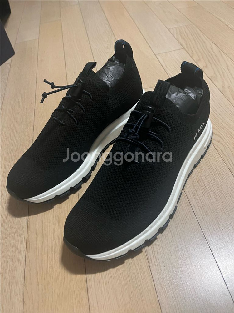 프라다 니트스니커즈(260-265)새상품 판매합니다.--0