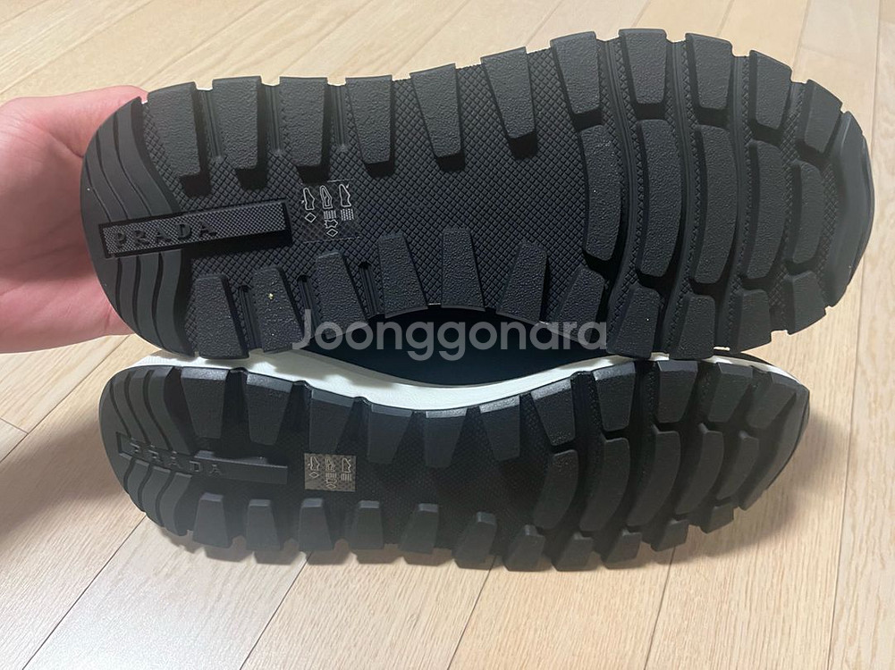 프라다 니트스니커즈(260-265)새상품 판매합니다.--3