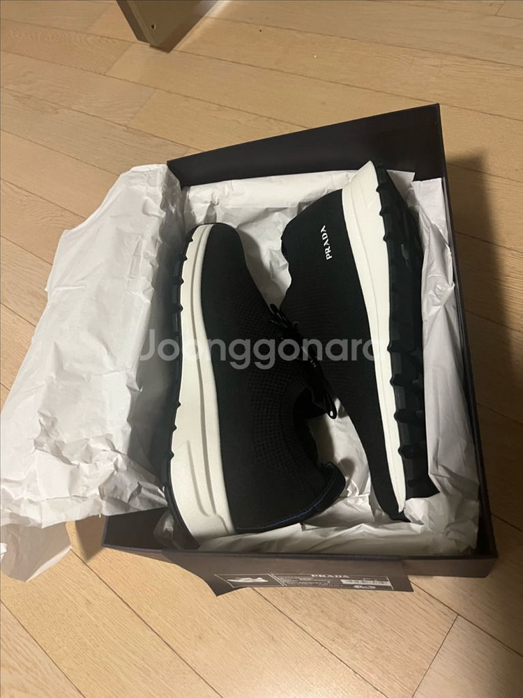 프라다 니트스니커즈(260-265)새상품 판매합니다.--4