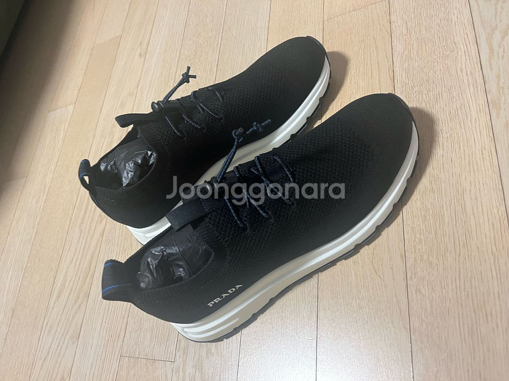 프라다 니트스니커즈(260-265)새상품 판매합니다.--1