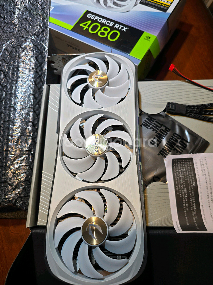ZOTAC 게이밍 RTX 4080 AMP EXTREM--3