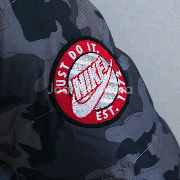 나이키 카모패딩--1