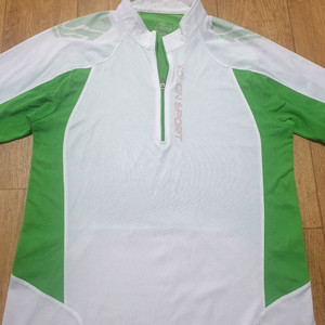 코오롱 아웃도어 긴팔 반집업 95 사이즈입니다