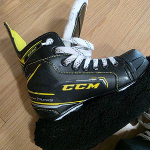 아이스하키 유스13 CCM 스케이트