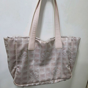 샤넬 뉴 트래블라인 토트백