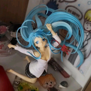 전파녀와 청춘남 토와 에리오 피규어