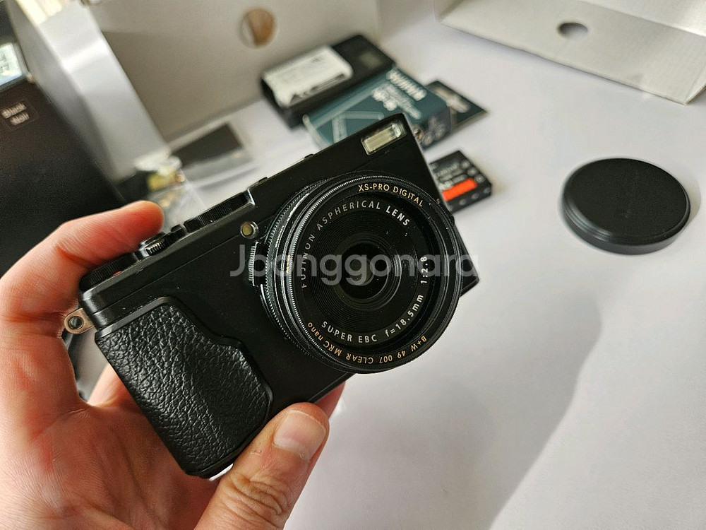 후지필름 X70--1