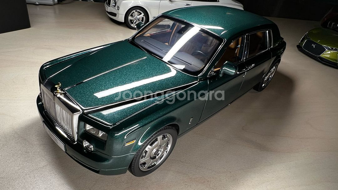 1:18 롤스로이스 팬텀 EWB 08841BG (교쇼,--5