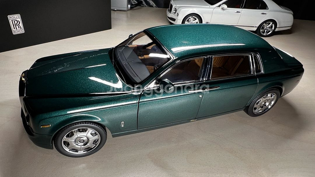1:18 롤스로이스 팬텀 EWB 08841BG (교쇼,--4