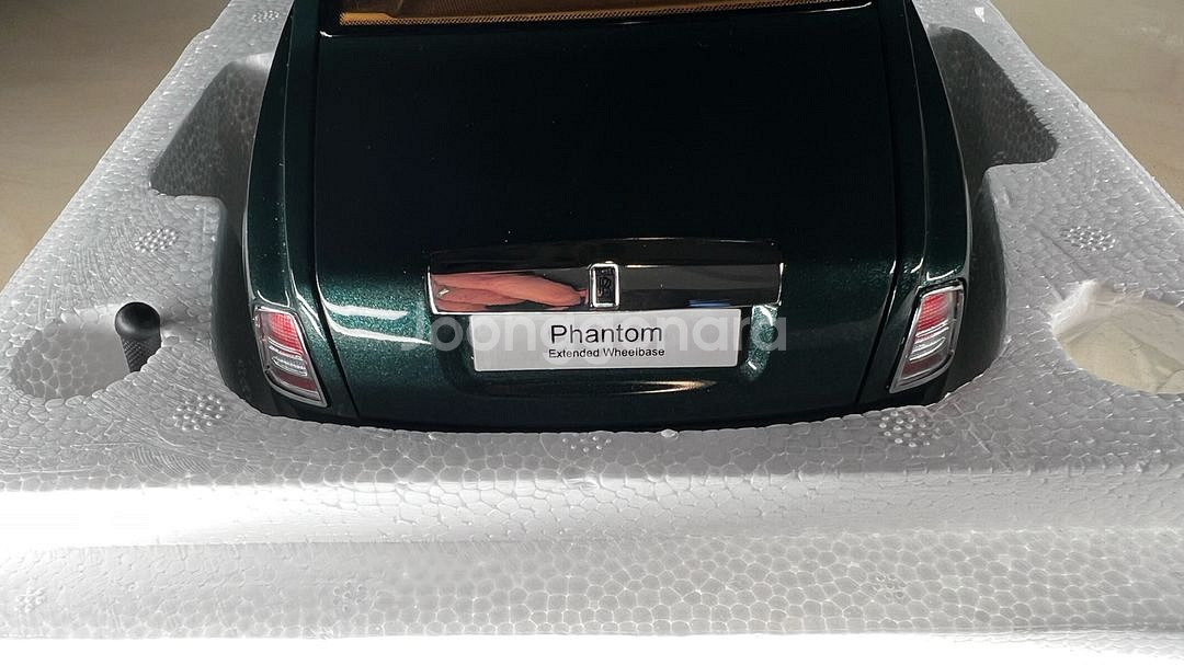 1:18 롤스로이스 팬텀 EWB 08841BG (교쇼,--8