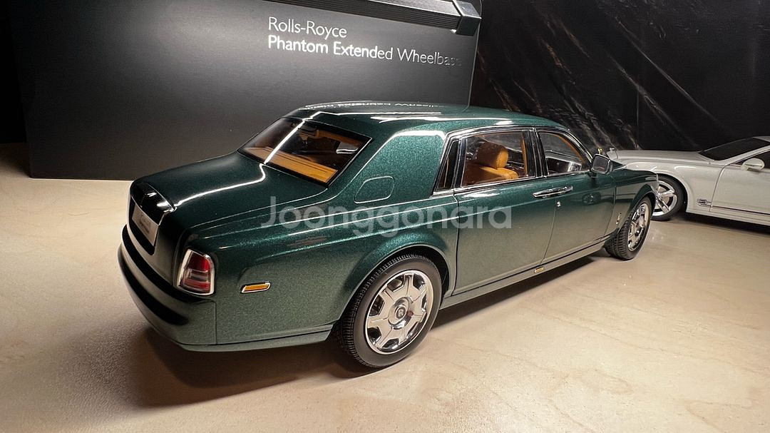 1:18 롤스로이스 팬텀 EWB 08841BG (교쇼,--3
