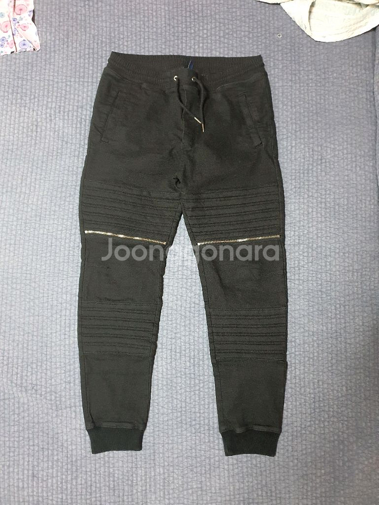 새거 H&M 블랙진 조거팬츠32-34 사이즈 팔아요--0