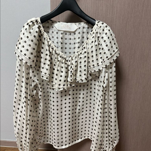 카로에디션 블라우스