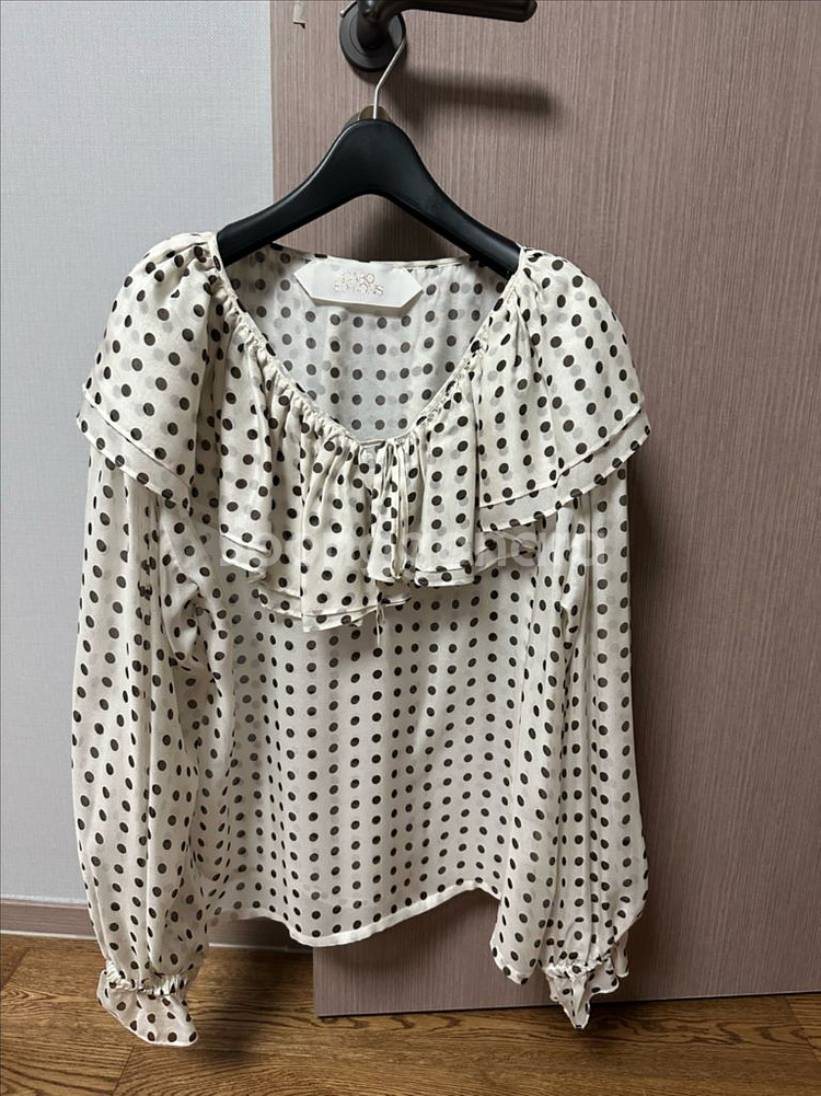 카로에디션 블라우스--2