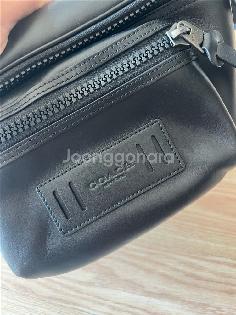 코치 레더 벨트백 슬링백 햅색--1