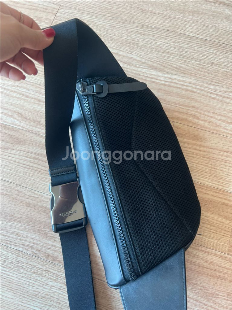 코치 레더 벨트백 슬링백 햅색--2