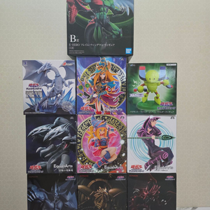 유희왕 피규어들 저렴하게 처분 합니다