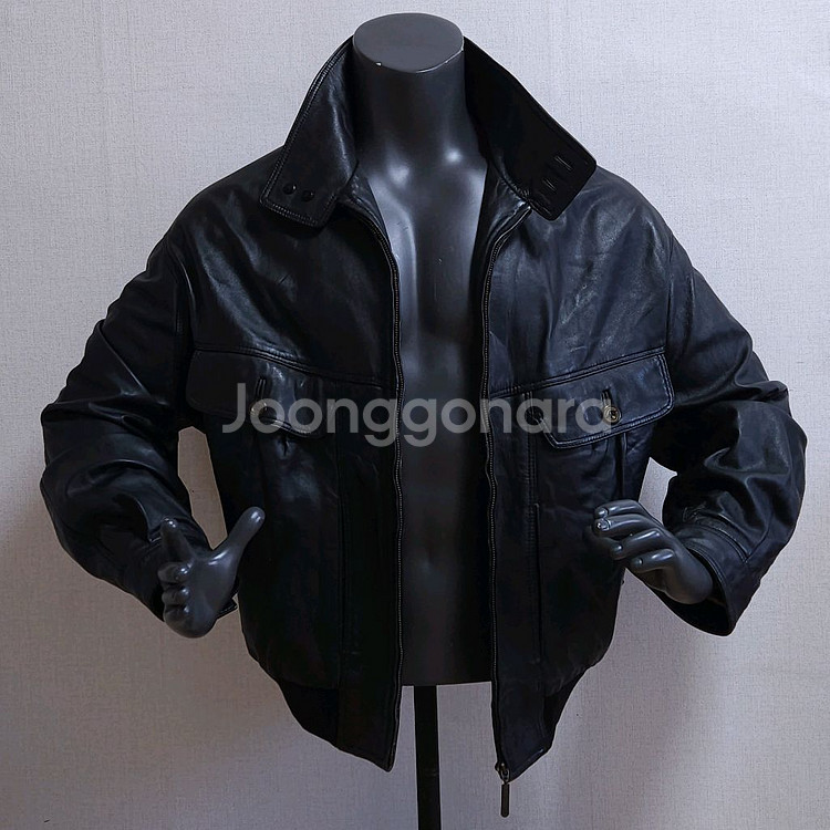 버버리 가죽점퍼--0