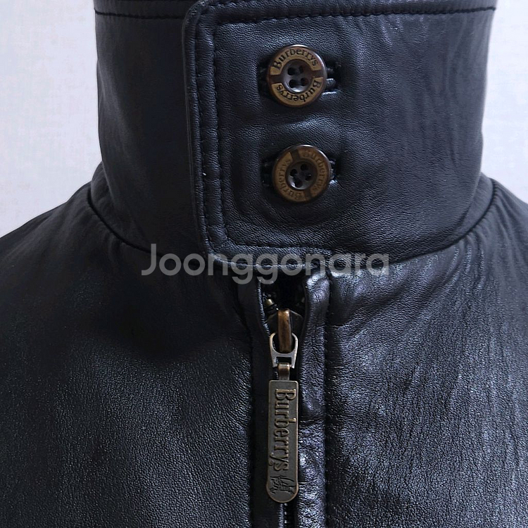 버버리 가죽점퍼--2