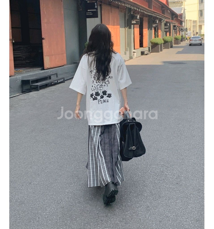 메이비베이비 피스아웃티셔츠 화이트--3