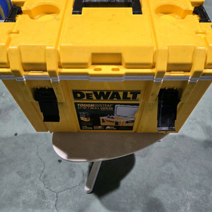 디월트 DEWALT 아이스 박스 터프아이스 박스
