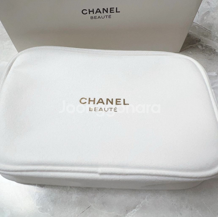 새상품 샤넬 뷰티 금장로고 벨벳 파우치 크림--0