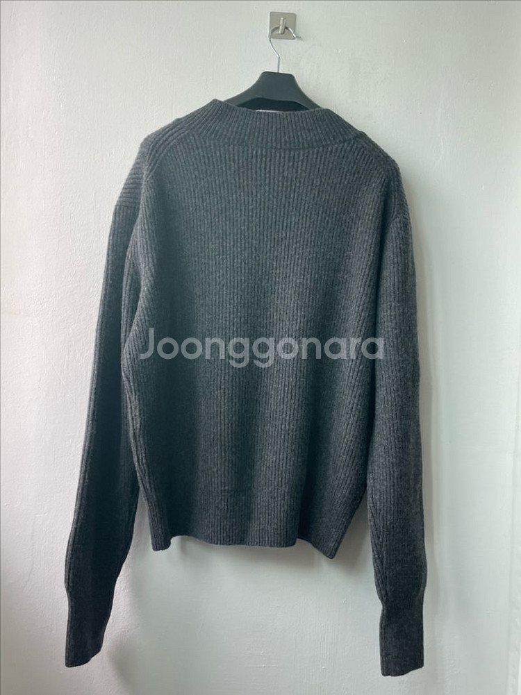 라벨 아카이브 메리노 파인울 브이넥 니트 차콜 (2)--9