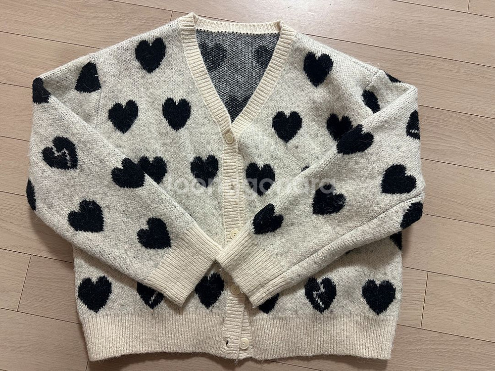 여자 하트 가디건(두께감있음)사이즈 프리 넉넉--0