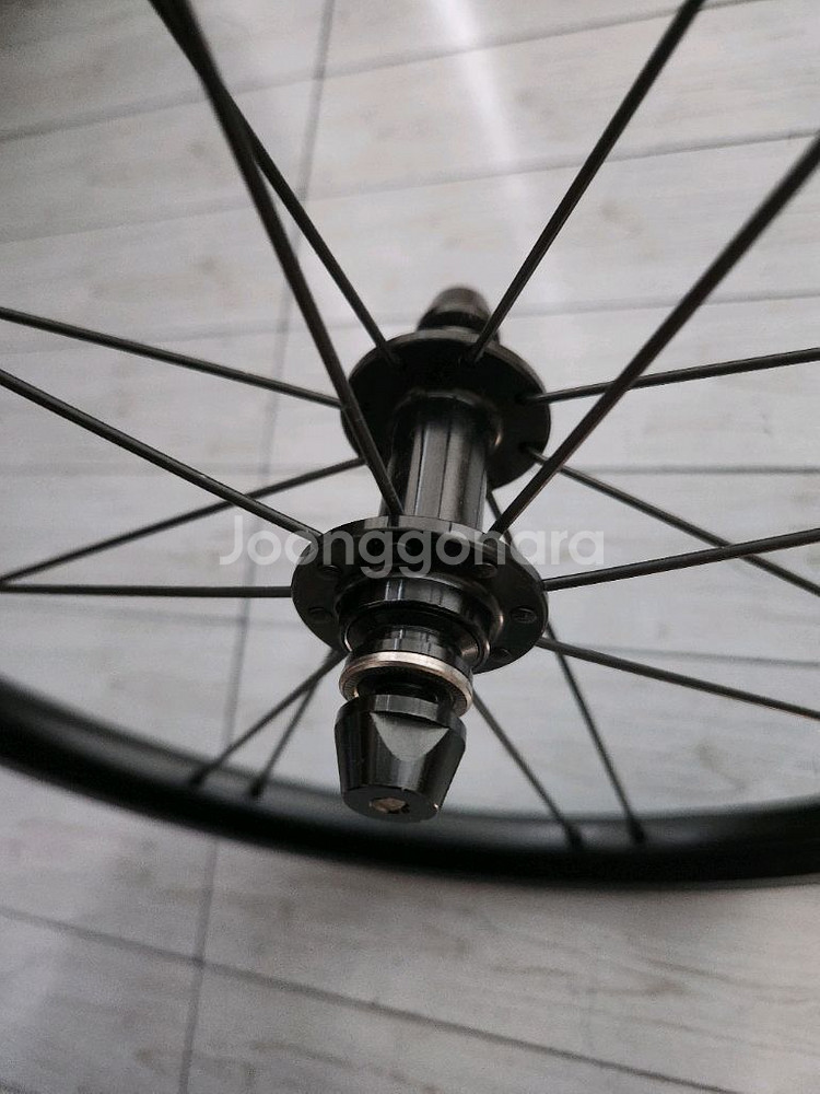 유사 브롬톤 경량 프론트 휠 팝니다.--2