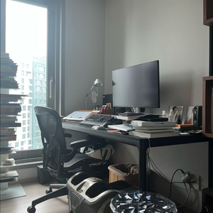 두닷 콰트로 에어 책상 1800x800